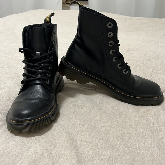 Dr. Marten 1460 Smooth Leather Lace Up Boots - Picture 3 of 4